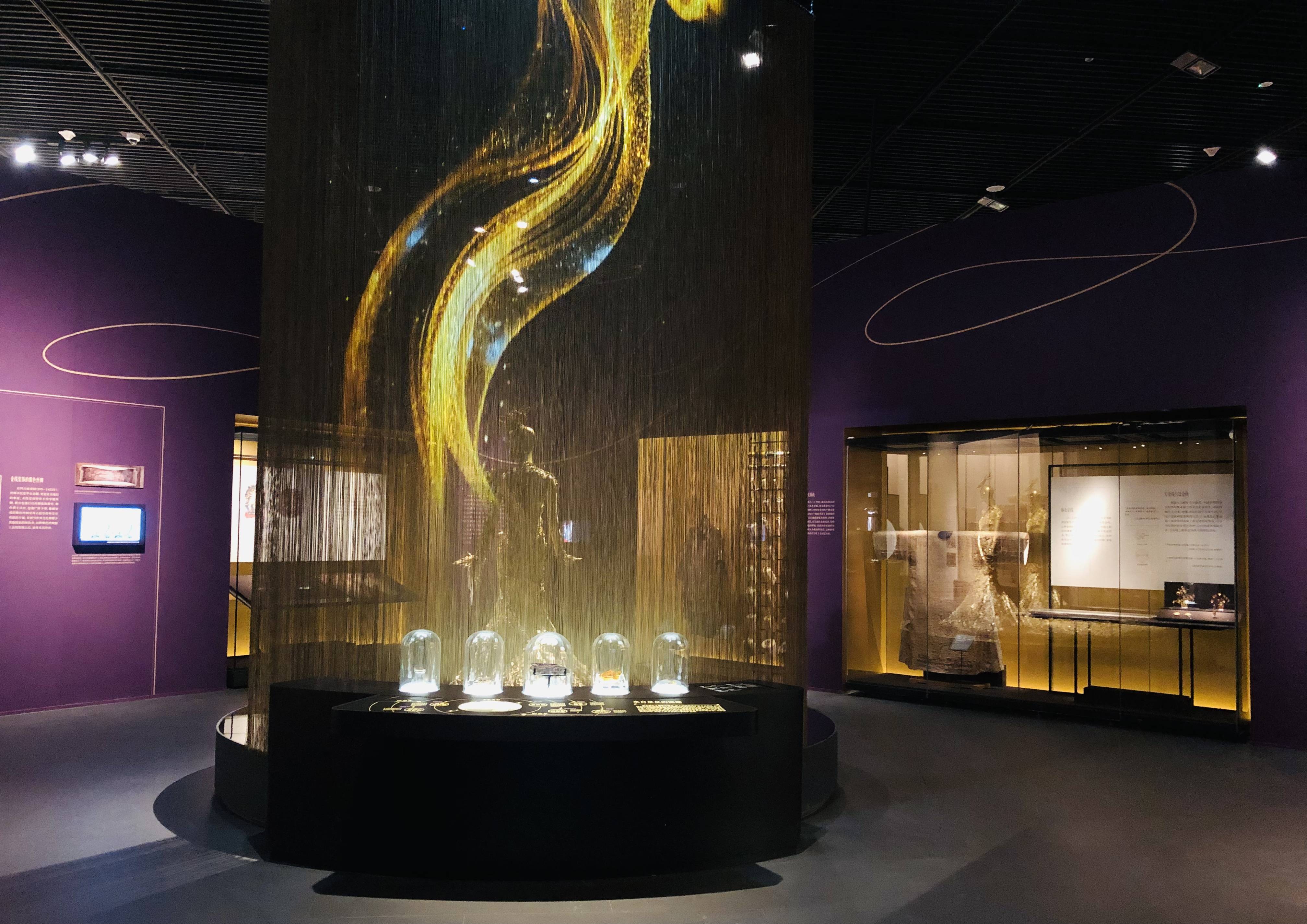 丝路金线：全球巡展首站登陆成都