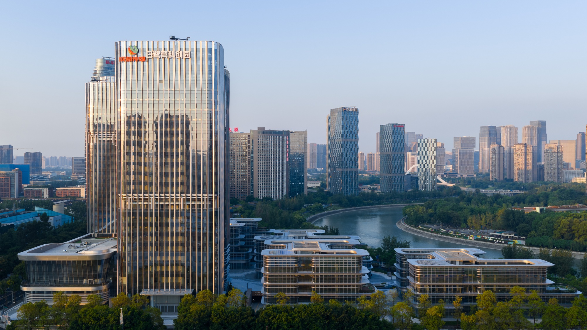 AI赋能科幻:成都打造全国首个“科幻IP+未来场景”OPC社区 配图