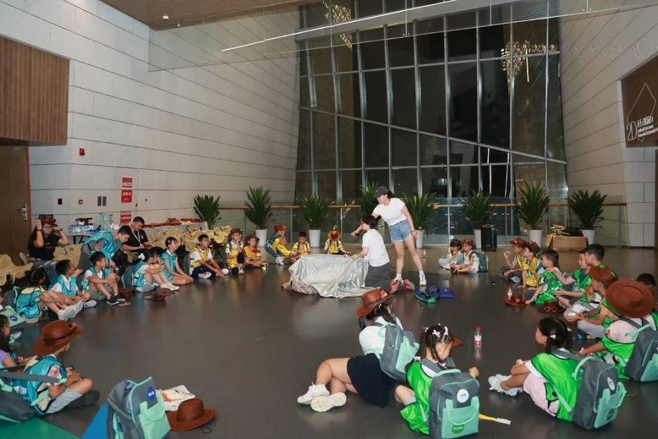 夜宿博物馆、重返史前时代……在成都自然博物馆体会暑期奇妙之夜 配图