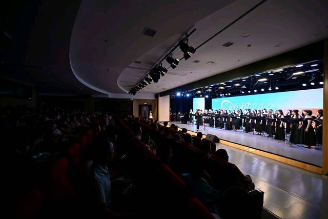 “蓉城囍事”爱如夏炽音乐会浪漫上演 成都市文化馆同步发布青年“乐”事品牌