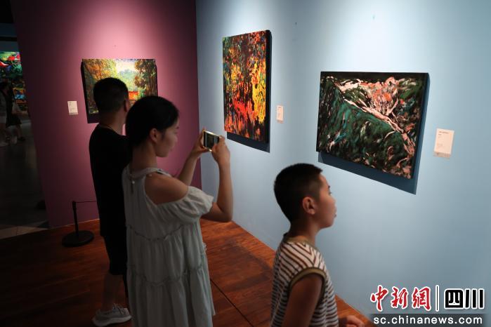 彭常安“异彩”主题油画展亮相成都安仁古镇 配图