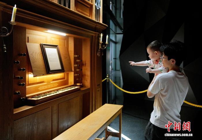 成都芯智慧音乐博物馆：用数字琴键唤醒百年古董 配图