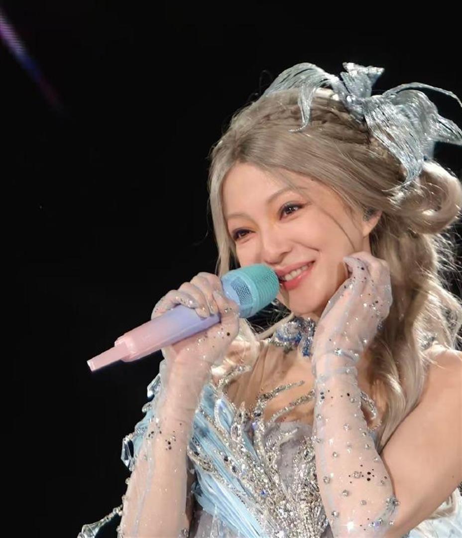 张韶涵成都演唱会紧急暂停，吸氧5分钟后致歉一幕戳破娱乐圈真相 配图
