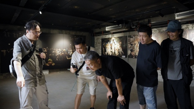 从威尼斯到成都:杨毅斌HERO PAVEL个展“400个故事,400件礼物”在A4美术馆开幕 配图
