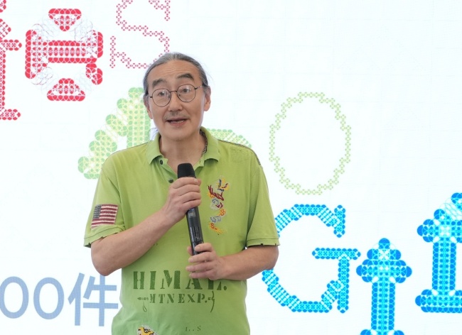 从威尼斯到成都:杨毅斌HERO PAVEL个展“400个故事,400件礼物”在A4美术馆开幕 配图