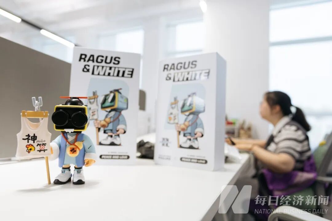 当AI潮玩学会共情，他在成都造了一个“情感宇宙” 配图