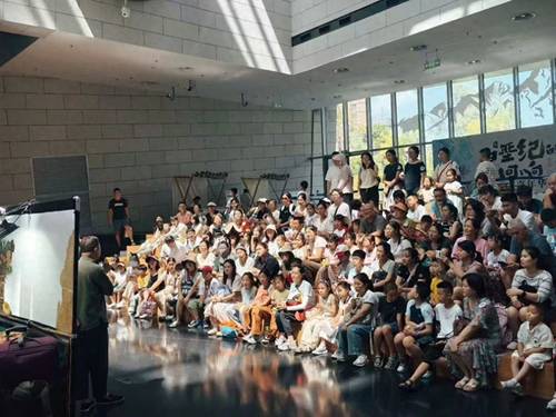 成都自然博物馆暑期接待45万人次，青少年占比过半
