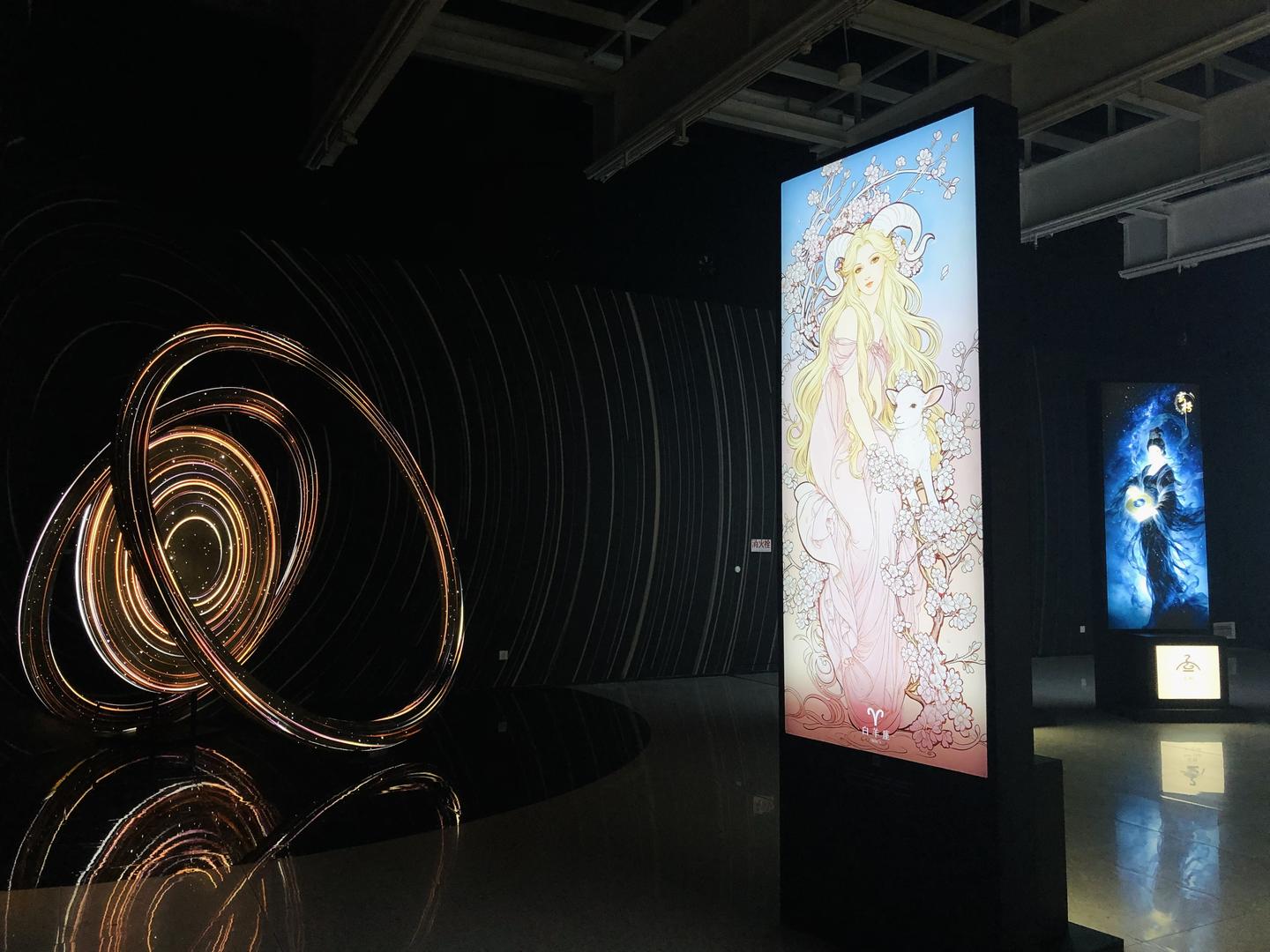 展示宇宙之美：“烽界·天境星尘重逢”天文艺术展在蓉开幕|成都时代美术馆|蝴蝶星云|宇宙大爆炸|成都市|真空_手机新浪网
