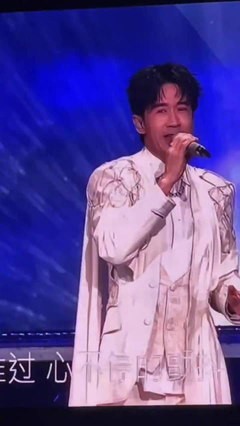 光良成都演唱会一开口就是青春