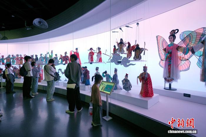 成都:民众博物馆里度假期 配图