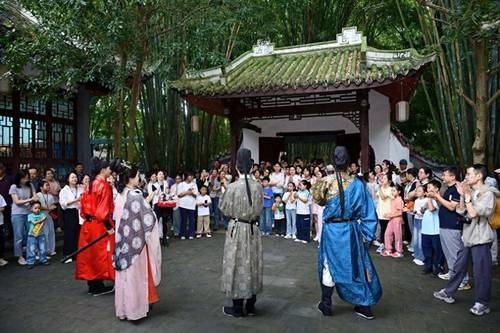 文旅观察|10大类场景、50余个重点活动!国庆成都热度拉满 配图