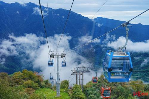 徒步龙泉山、打卡川菜博物馆、赏西岭秋色，国庆成都近郊文旅活动人气旺 配图