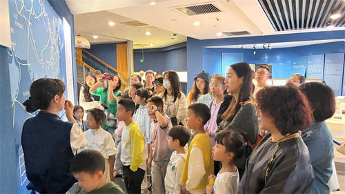 成都青羊：把社科课堂搬进博物馆，沉浸式解锁蜀锦魅力 配图